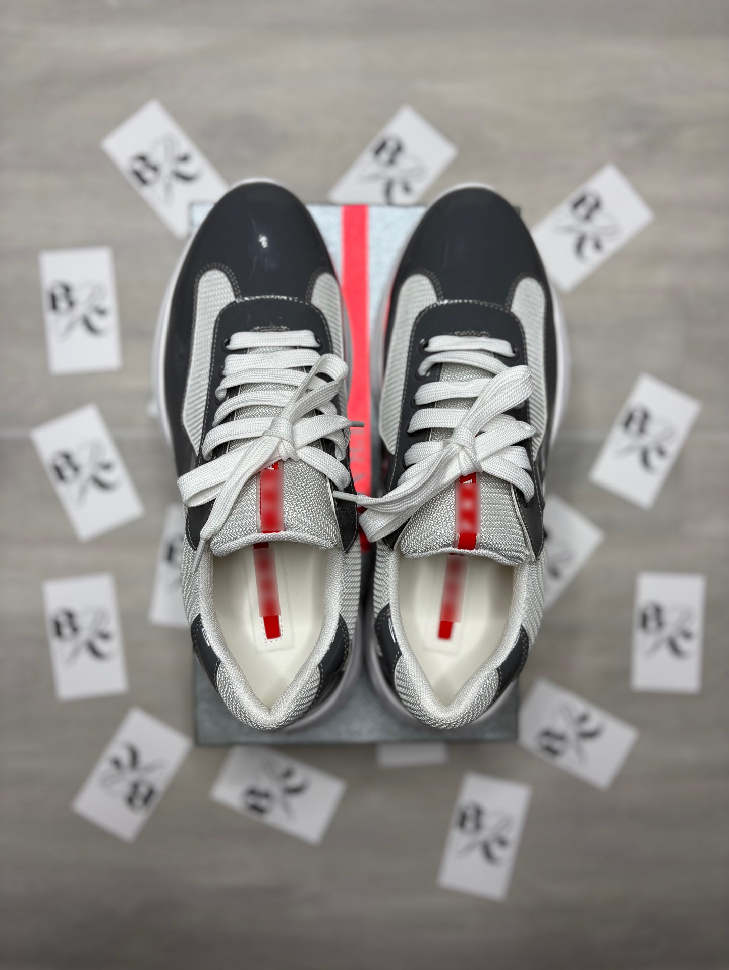 Cups (Grey)
